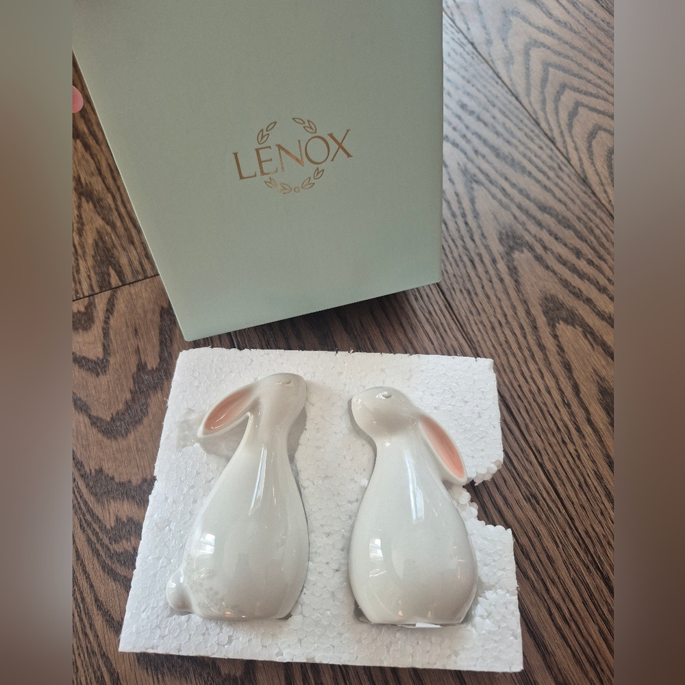 Lenox Floral Bunny Salt And Pepper Shaker Set New In Opened Box